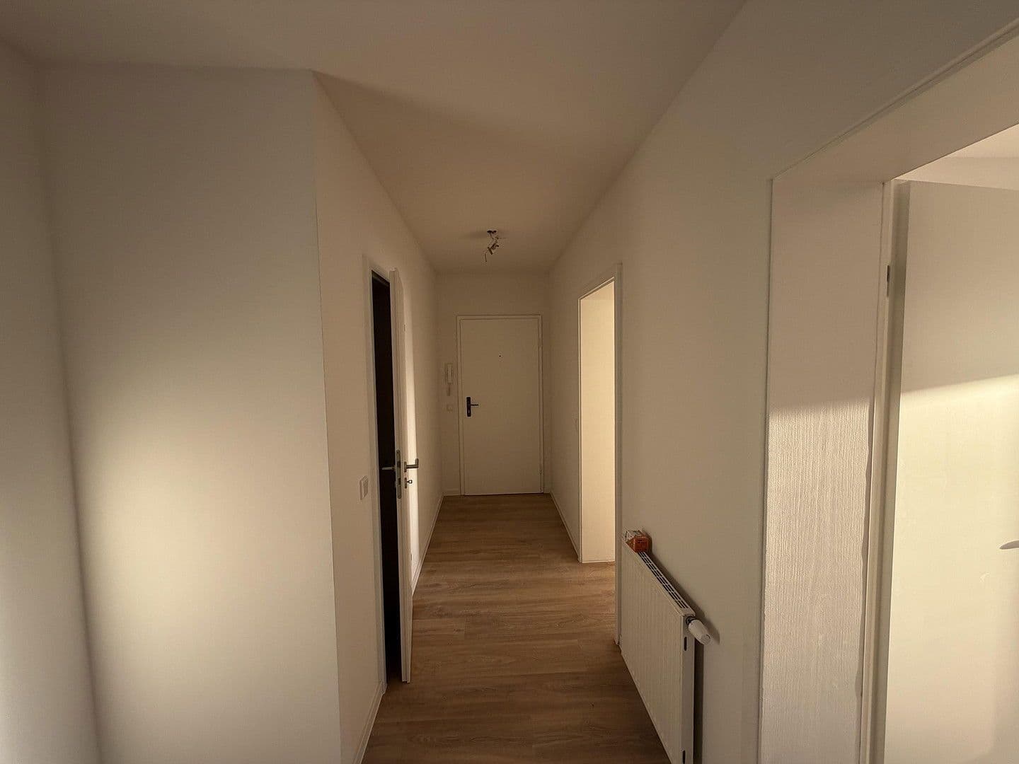 Prenájom bytu 3-izbový 73 m², Köln, Severné Porýnie - Westfálsko Prenájom bytu 3-izbový 73 m², Köln, Severné Porýnie - Westfálsko