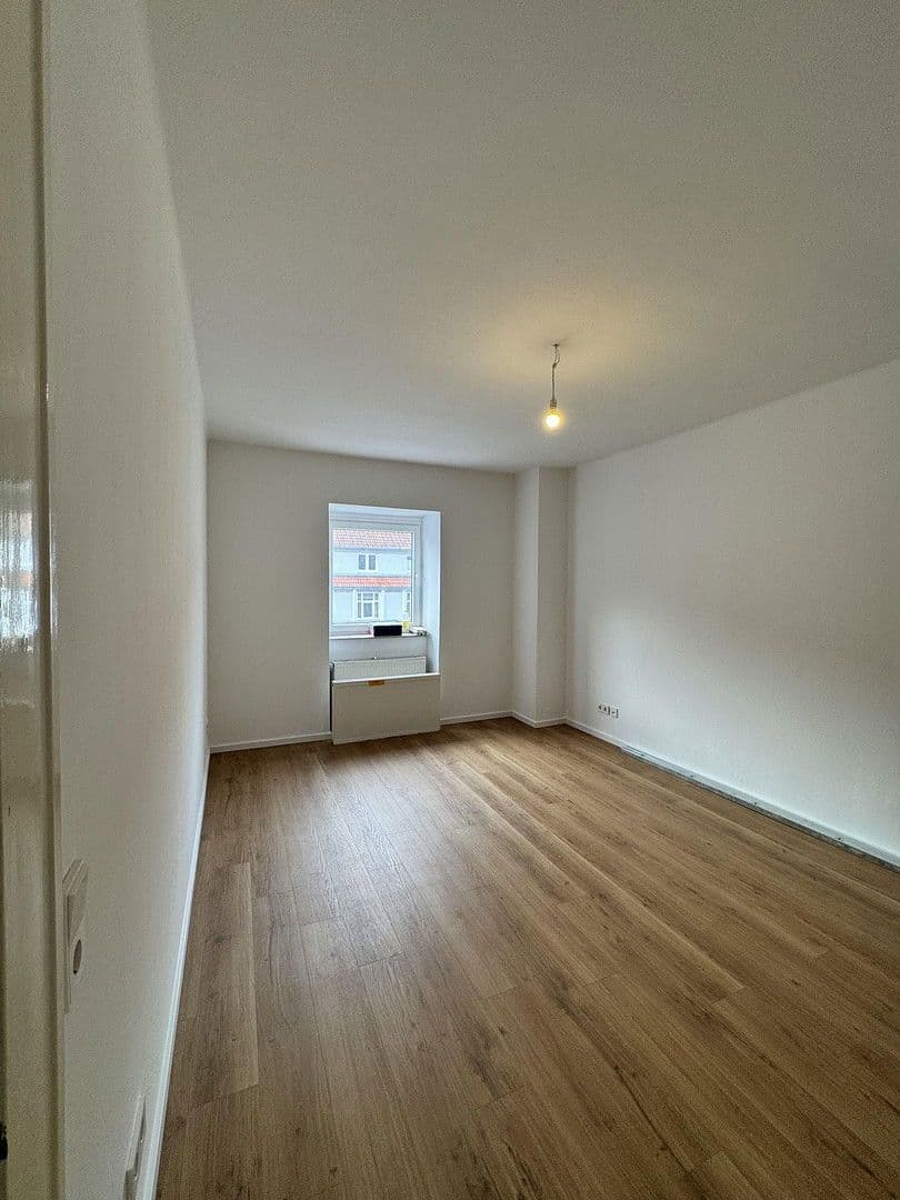 Prenájom bytu 3-izbový 80 m², Hannover, Dolné Sasko Prenájom bytu 3-izbový 80 m², Hannover, Dolné Sasko
