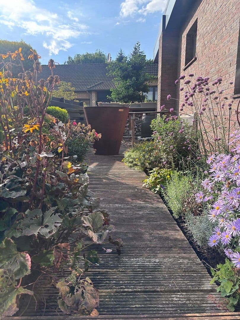 Predaj domu 210 m², pozemek 747 m², Wardenburg, Dolné Sasko Predaj domu 210 m², pozemek 747 m², Wardenburg, Dolné Sasko