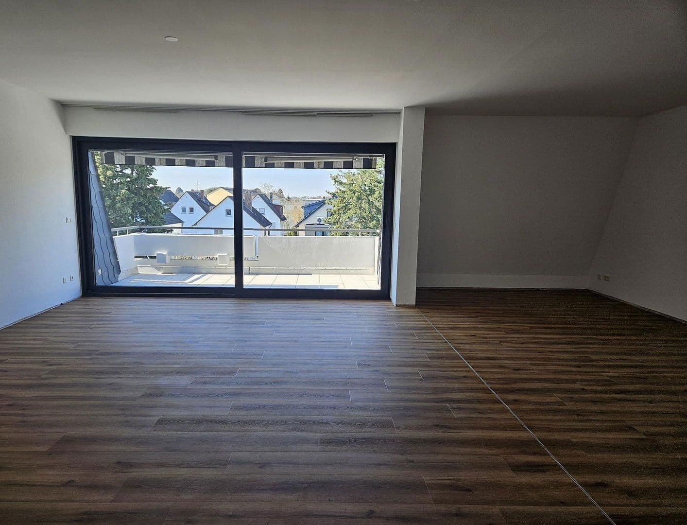 Prenájom bytu 3-izbový 105 m², Hugenottenallee 95-97, Neu-Isenburg, Hesensko Prenájom bytu 3-izbový 105 m², Hugenottenallee 95-97, Neu-Isenburg, Hesensko