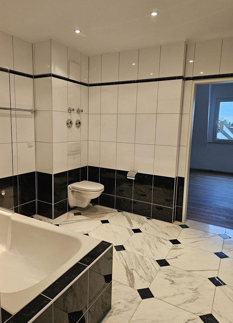 Prenájom bytu 3-izbový 105 m², Hugenottenallee 95-97, Neu-Isenburg, Hesensko Prenájom bytu 3-izbový 105 m², Hugenottenallee 95-97, Neu-Isenburg, Hesensko