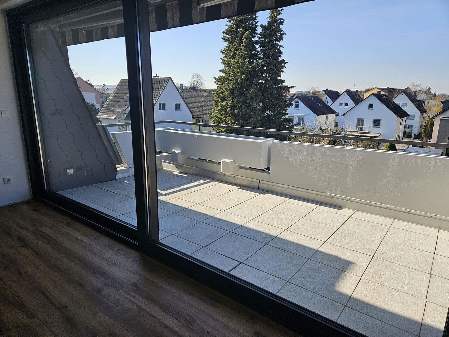 Prenájom bytu 3-izbový 105 m², Hugenottenallee 95-97, Neu-Isenburg, Hesensko Prenájom bytu 3-izbový 105 m², Hugenottenallee 95-97, Neu-Isenburg, Hesensko