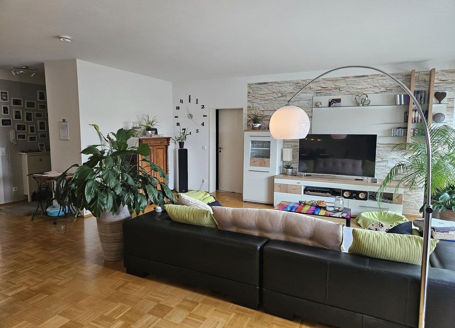 Prenájom bytu 3-izbový 105 m², Hugenottenallee 95-97, Neu-Isenburg, Hesensko Prenájom bytu 3-izbový 105 m², Hugenottenallee 95-97, Neu-Isenburg, Hesensko