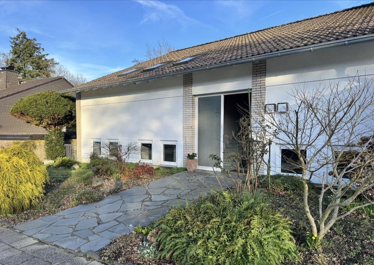 Predaj domu 243 m², pozemek 773 m², Am Neuenhof 7, Aachen, Severné Porýnie - Westfálsko Predaj domu 243 m², pozemek 773 m², Am Neuenhof 7, Aachen, Severné Porýnie - Westfálsko