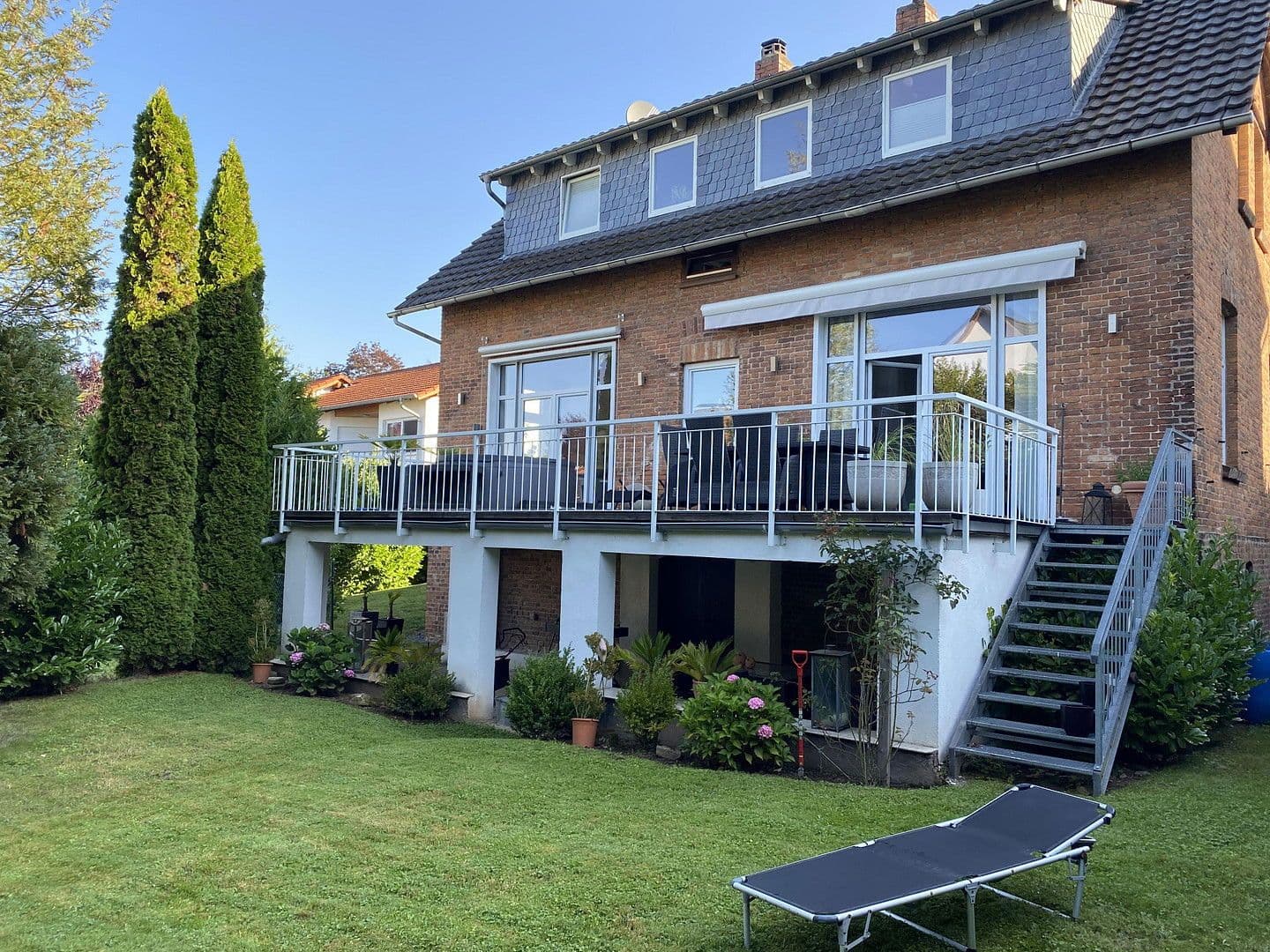 Predaj domu 162 m², pozemek 916 m², Hann. Münden, Dolné Sasko Predaj domu 162 m², pozemek 916 m², Hann. Münden, Dolné Sasko