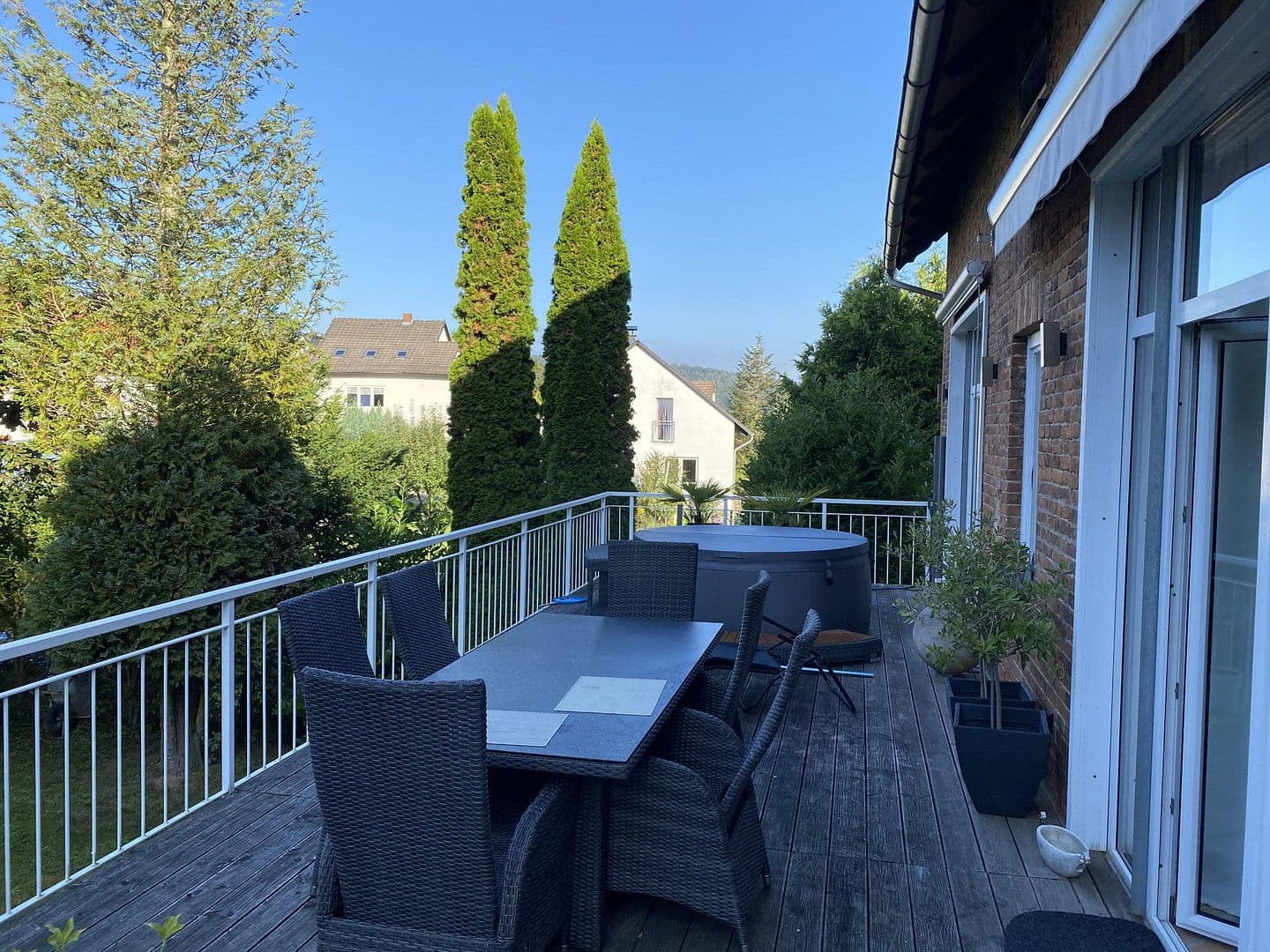 Predaj domu 162 m², pozemek 916 m², Hann. Münden, Dolné Sasko Predaj domu 162 m², pozemek 916 m², Hann. Münden, Dolné Sasko