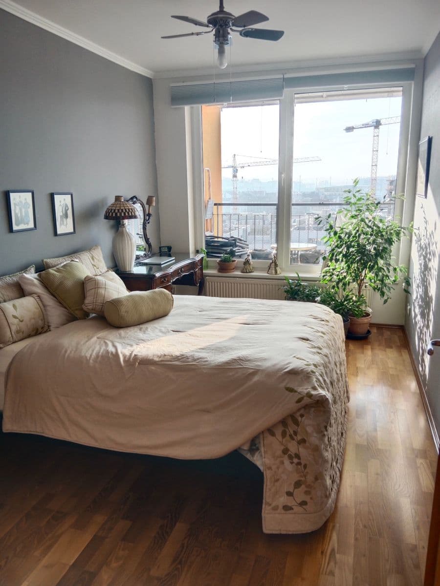 Predaj bytu 2-izbový 55 m², Pod Harfou, Praha, Praha Predaj bytu 2-izbový 55 m², Pod Harfou, Praha, Praha