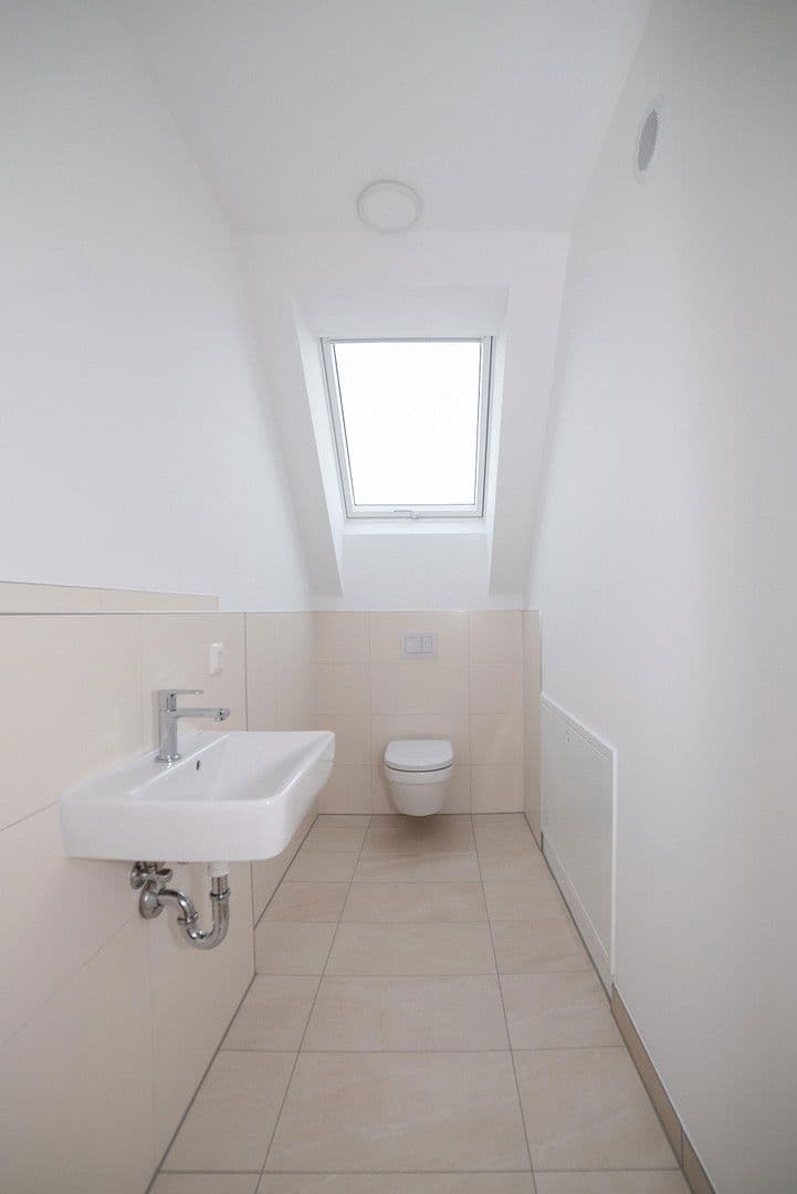 Prenájom bytu 4-izbový 112 m², Brunnenweg 2A, Kamenec, Sasko Prenájom bytu 4-izbový 112 m², Brunnenweg 2A, Kamenec, Sasko