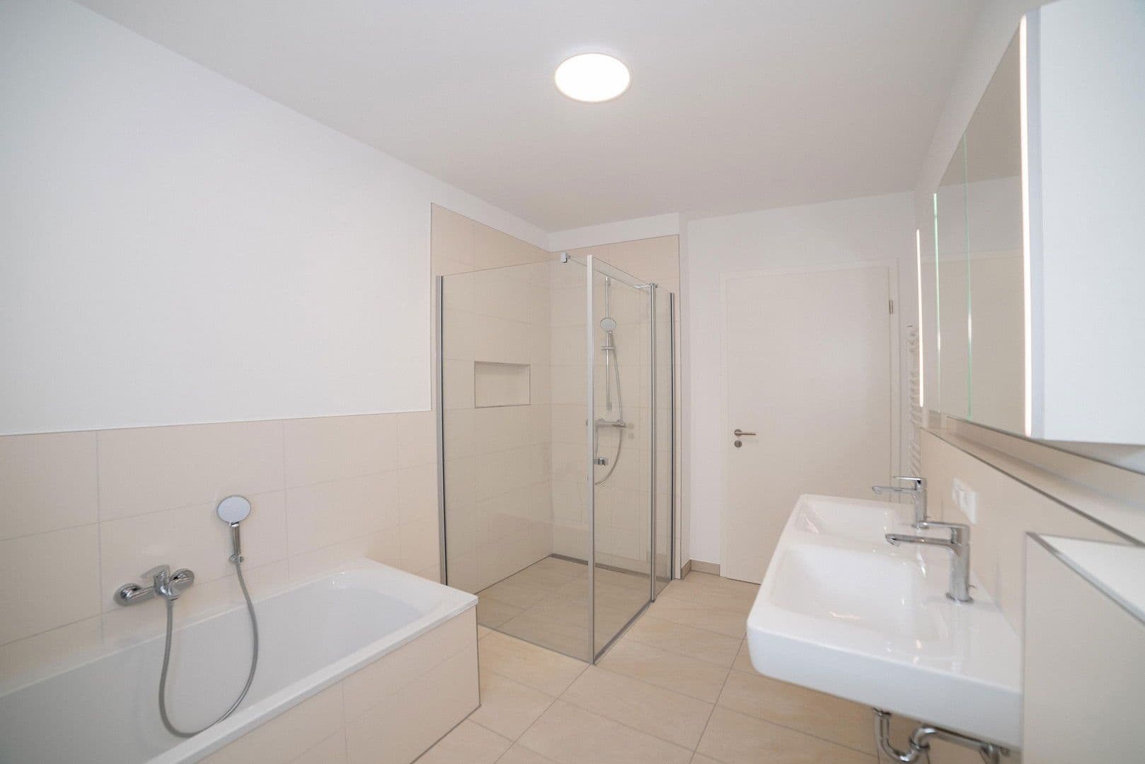 Prenájom bytu 4-izbový 112 m², Brunnenweg 2A, Kamenec, Sasko Prenájom bytu 4-izbový 112 m², Brunnenweg 2A, Kamenec, Sasko