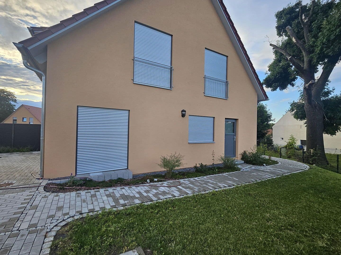 Prenájom bytu 4-izbový 112 m², Brunnenweg 2A, Kamenec, Sasko Prenájom bytu 4-izbový 112 m², Brunnenweg 2A, Kamenec, Sasko