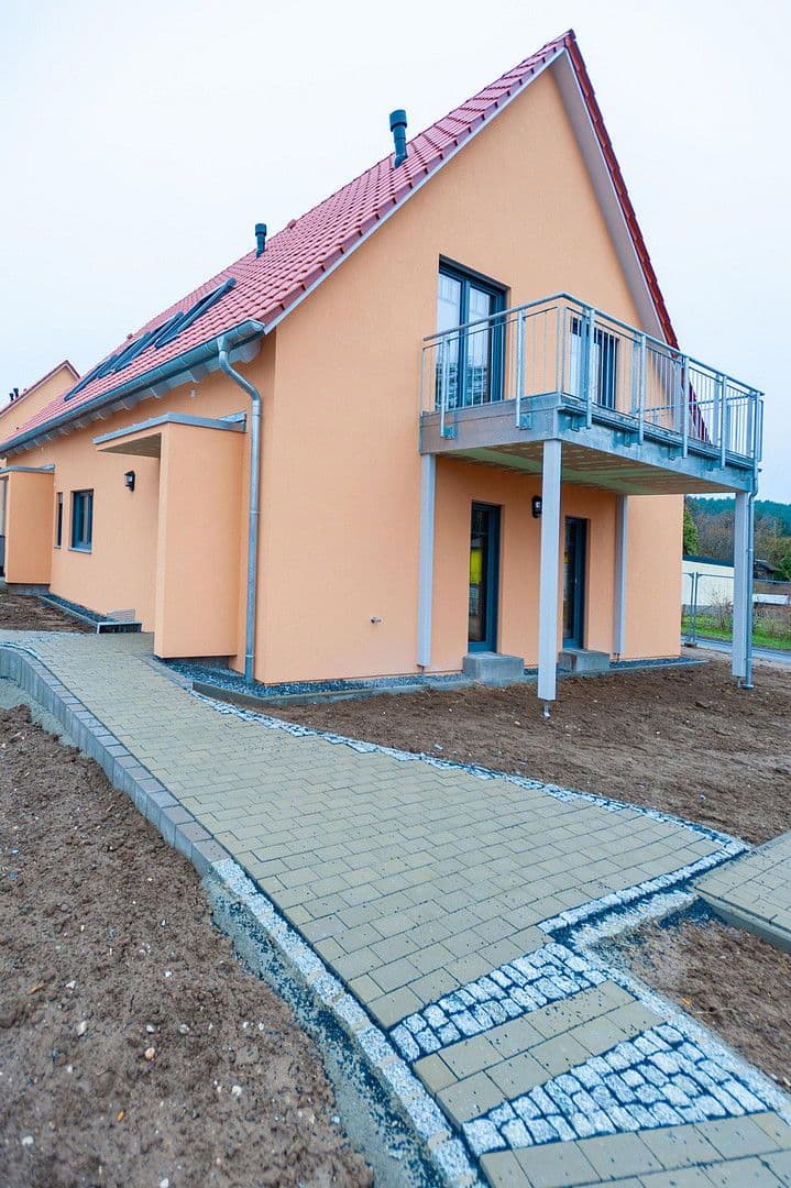 Prenájom bytu 4-izbový 112 m², Brunnenweg 2A, Kamenec, Sasko Prenájom bytu 4-izbový 112 m², Brunnenweg 2A, Kamenec, Sasko