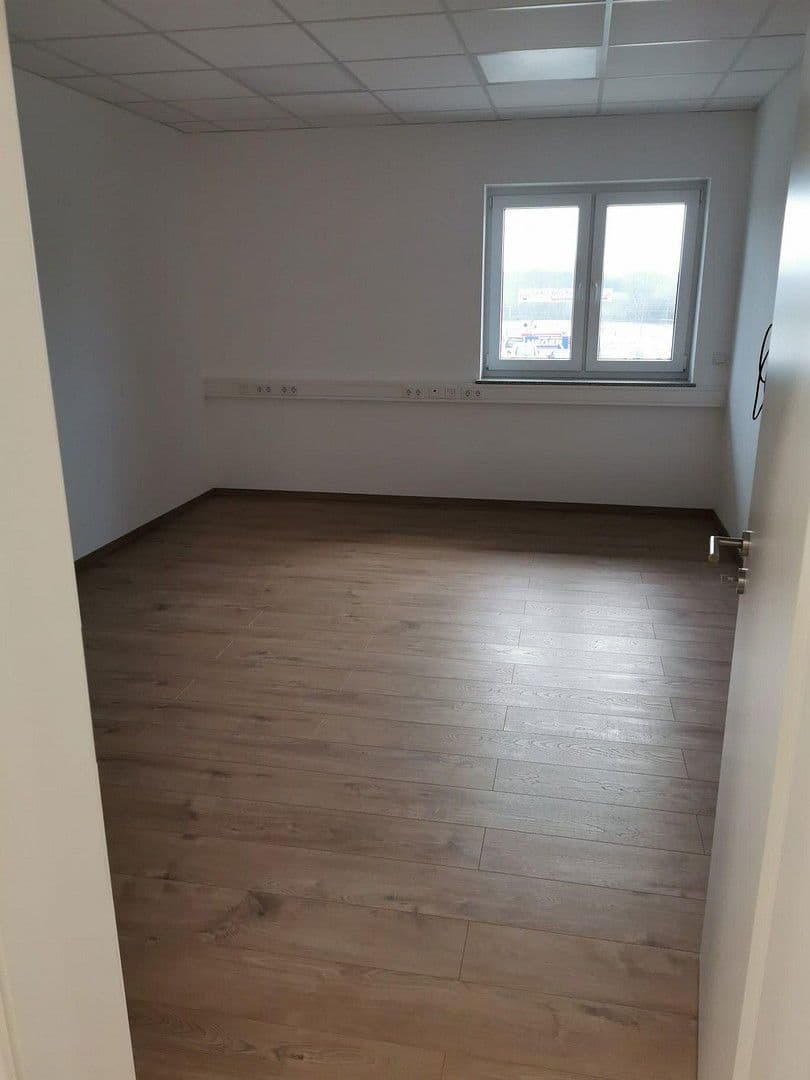 Prenájom kancelárie 137 m², Hadamar, Hesensko Prenájom kancelárie 137 m², Hadamar, Hesensko