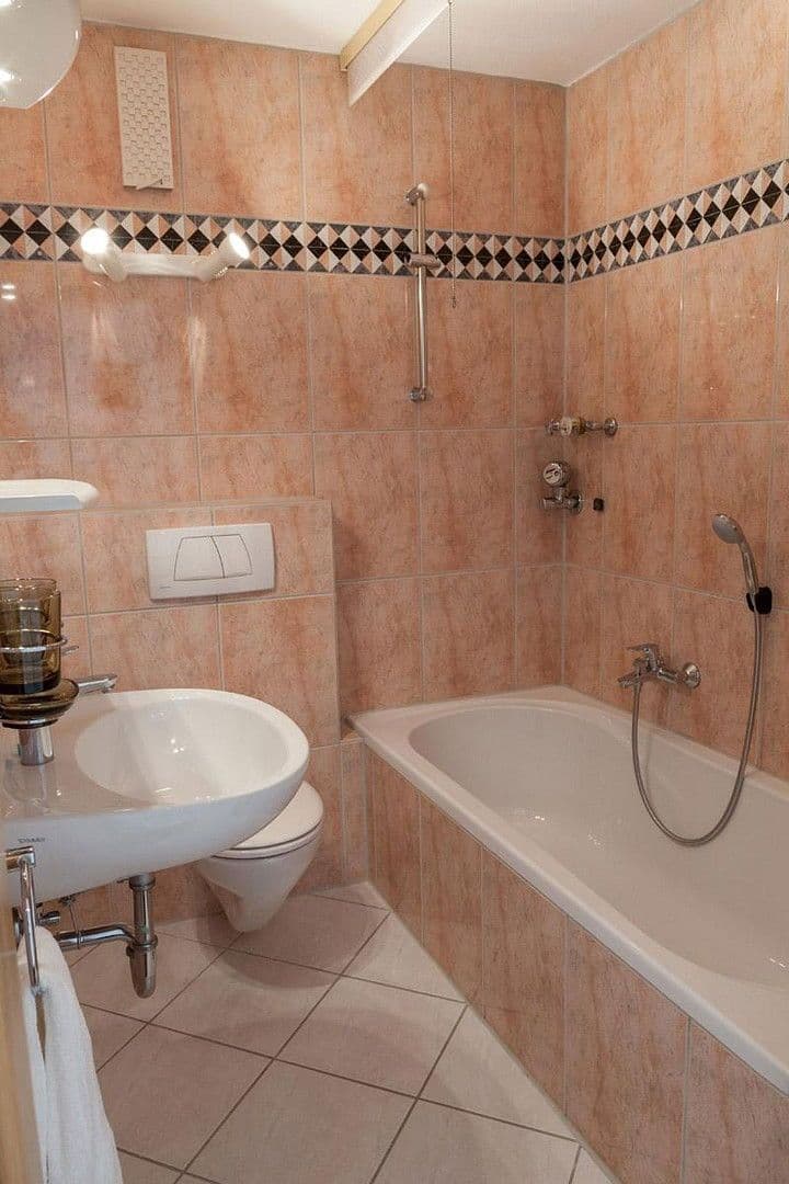 Prenájom bytu 1-izbový 34 m², Bahnhofstraße 20, Weinstadt, Bádensko-Wurttembersko Prenájom bytu 1-izbový 34 m², Bahnhofstraße 20, Weinstadt, Bádensko-Wurttembersko