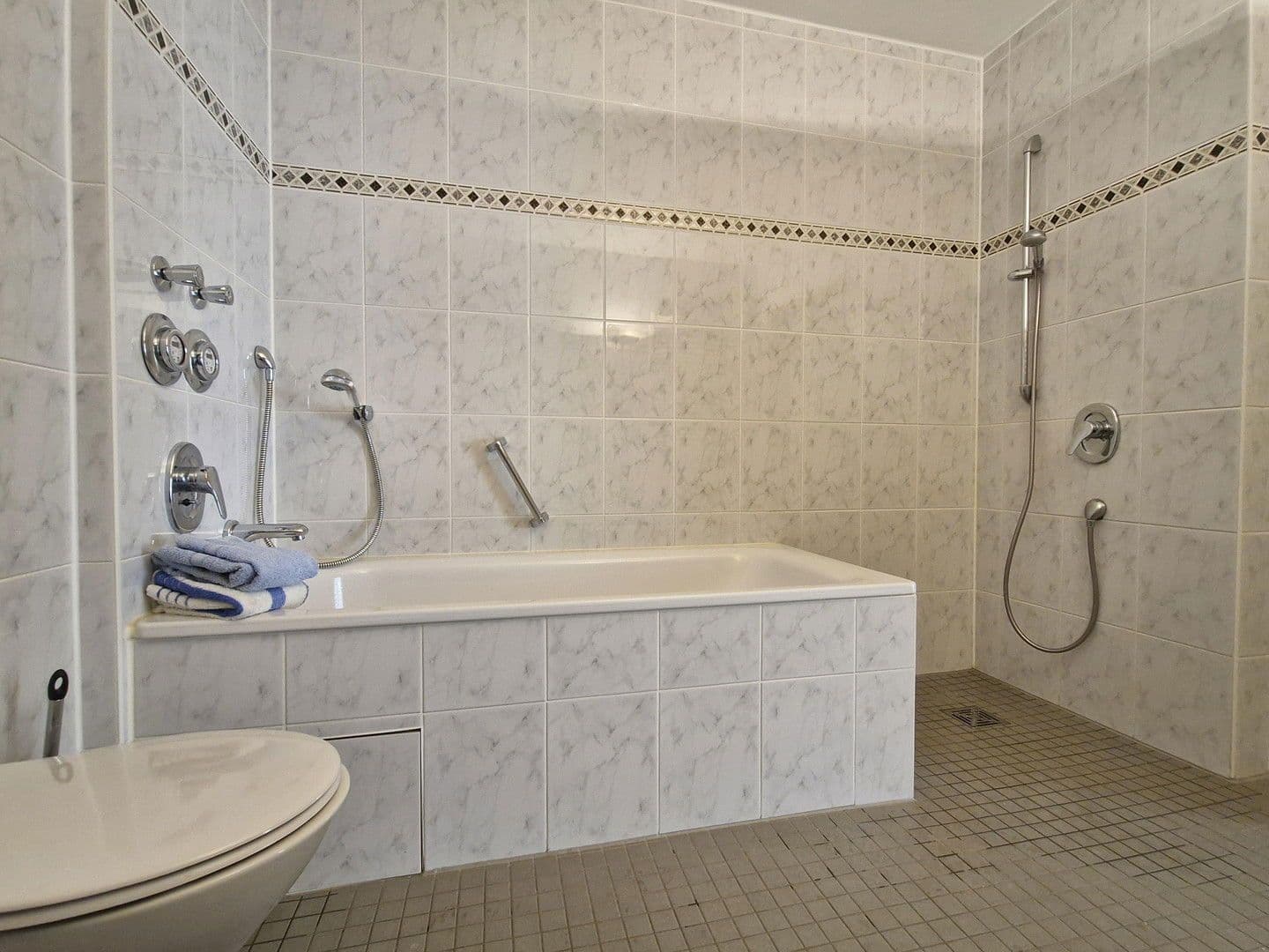 Predaj bytu 3-izbový 91 m², Angerweg 12, Gauting, Bavorsko Predaj bytu 3-izbový 91 m², Angerweg 12, Gauting, Bavorsko