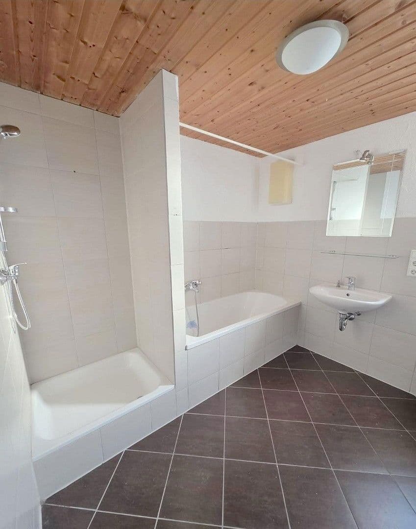 Prenájom bytu 2-izbový 68 m², Hohenstaufenstr. 56, Pforzheim, Bádensko-Wurttembersko Prenájom bytu 2-izbový 68 m², Hohenstaufenstr. 56, Pforzheim, Bádensko-Wurttembersko