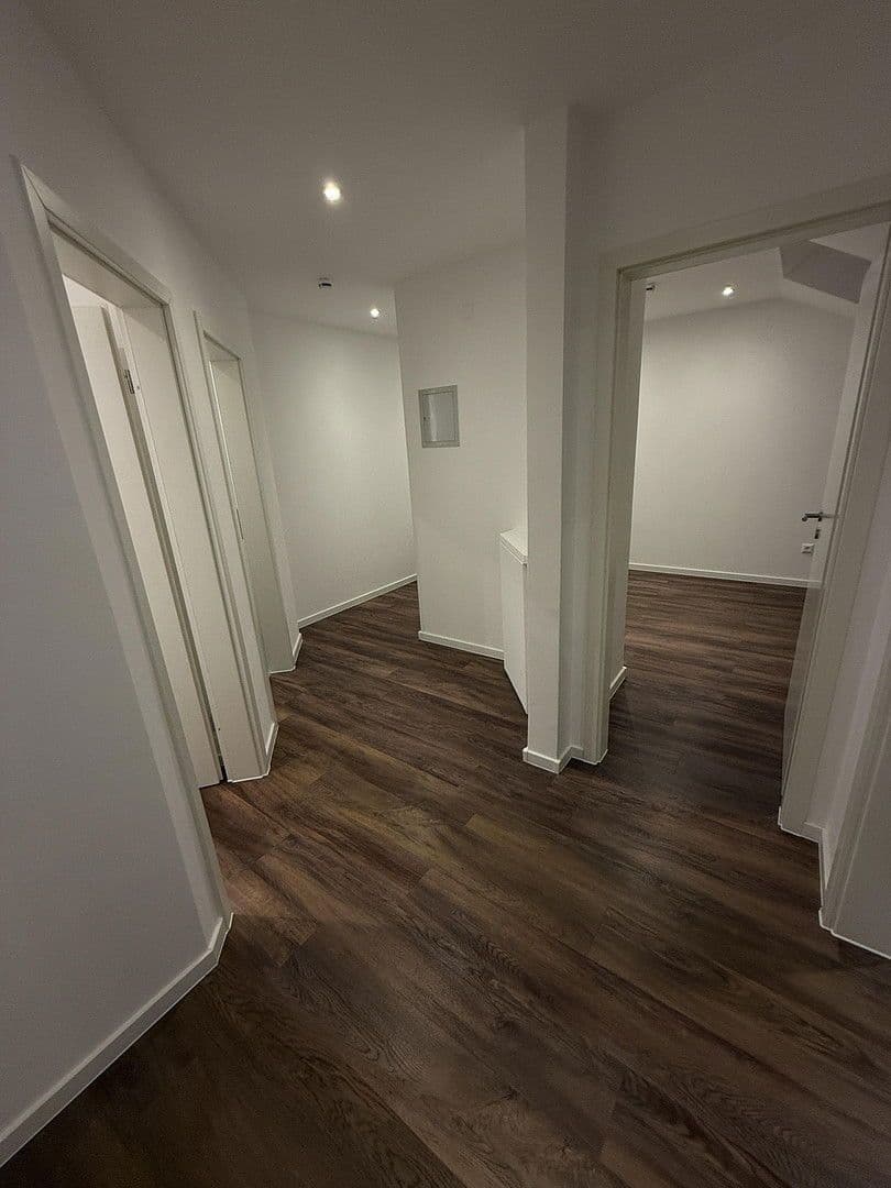 Prenájom bytu 3-izbový 82 m², Tiergartenweg 2/1, Ebersbach an der Fils, Bádensko-Wurttembersko Prenájom bytu 3-izbový 82 m², Tiergartenweg 2/1, Ebersbach an der Fils, Bádensko-Wurttembersko