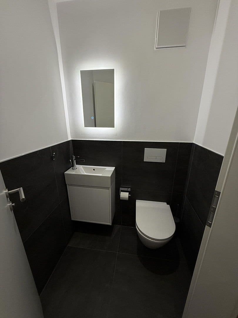 Prenájom bytu 3-izbový 82 m², Tiergartenweg 2/1, Ebersbach an der Fils, Bádensko-Wurttembersko Prenájom bytu 3-izbový 82 m², Tiergartenweg 2/1, Ebersbach an der Fils, Bádensko-Wurttembersko