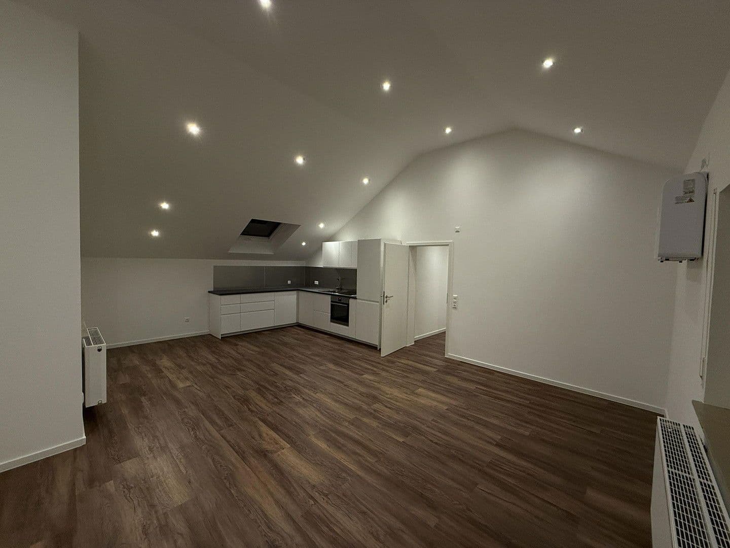 Prenájom bytu 3-izbový 82 m², Tiergartenweg 2/1, Ebersbach an der Fils, Bádensko-Wurttembersko Prenájom bytu 3-izbový 82 m², Tiergartenweg 2/1, Ebersbach an der Fils, Bádensko-Wurttembersko