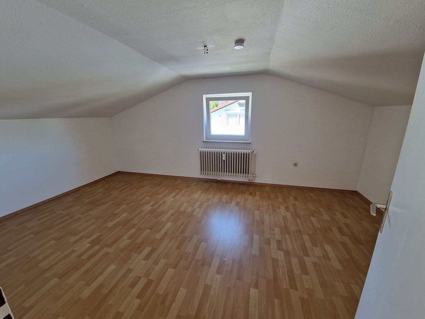 Prenájom bytu 2-izbový 65 m², Birkelweg 36, Steinheim am Albuch, Bádensko-Wurttembersko Prenájom bytu 2-izbový 65 m², Birkelweg 36, Steinheim am Albuch, Bádensko-Wurttembersko