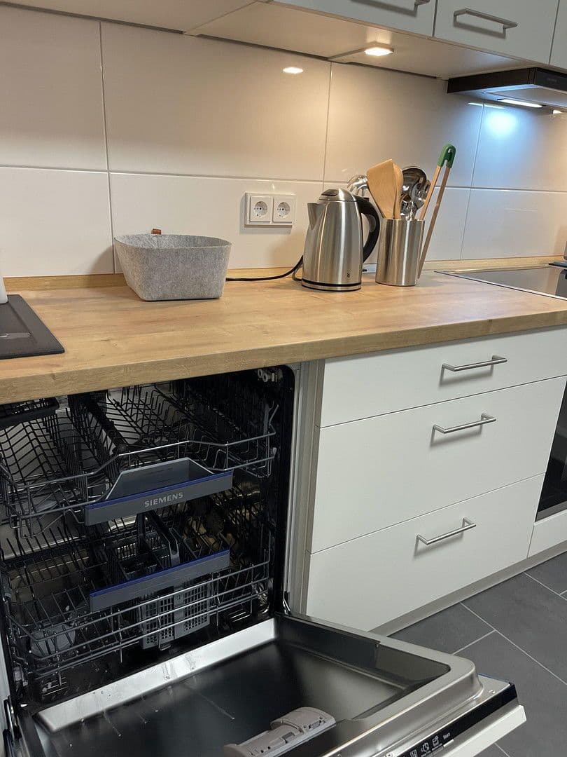 Prenájom bytu 2-izbový 54 m², Rauenthaler Straße 11A, Wiesbaden, Hesensko Prenájom bytu 2-izbový 54 m², Rauenthaler Straße 11A, Wiesbaden, Hesensko