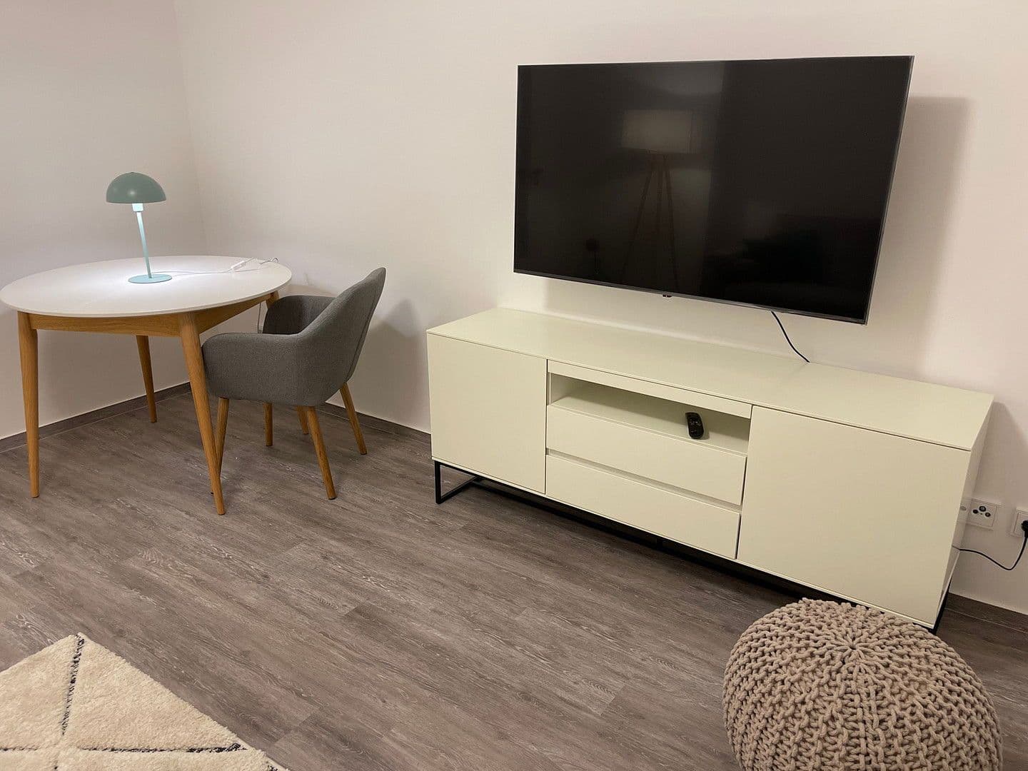 Prenájom bytu 2-izbový 54 m², Rauenthaler Straße 11A, Wiesbaden, Hesensko Prenájom bytu 2-izbový 54 m², Rauenthaler Straße 11A, Wiesbaden, Hesensko