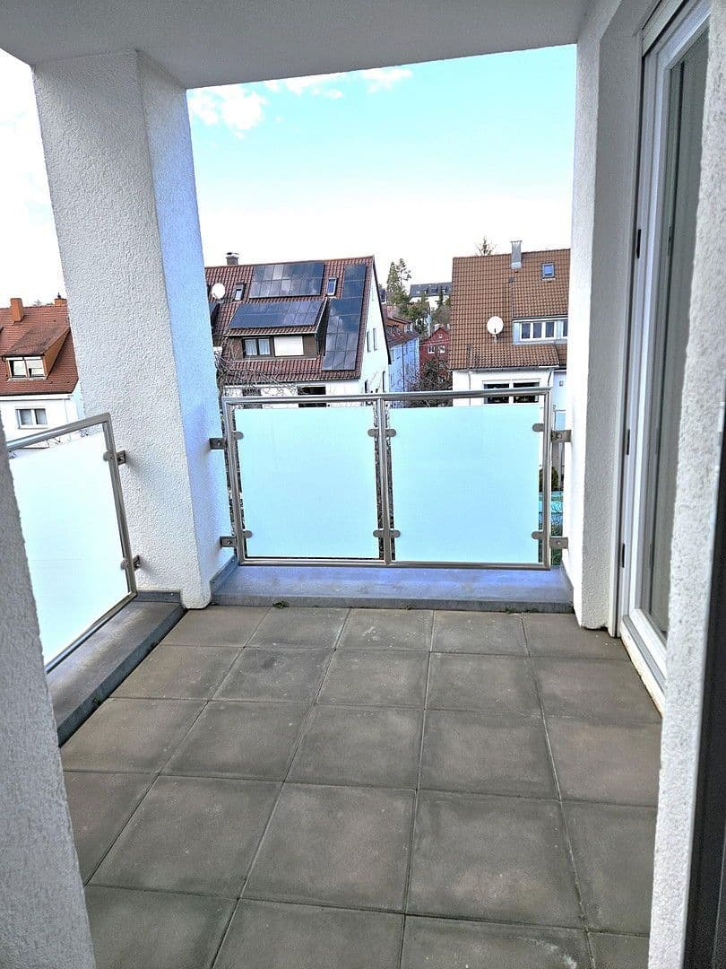 Prenájom bytu 3-izbový 123 m², Stuttgart, Bádensko-Wurttembersko Prenájom bytu 3-izbový 123 m², Stuttgart, Bádensko-Wurttembersko