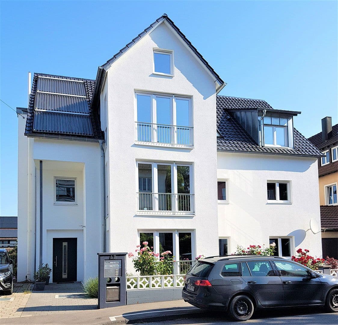 Prenájom bytu 3-izbový 123 m², Stuttgart, Bádensko-Wurttembersko Prenájom bytu 3-izbový 123 m², Stuttgart, Bádensko-Wurttembersko