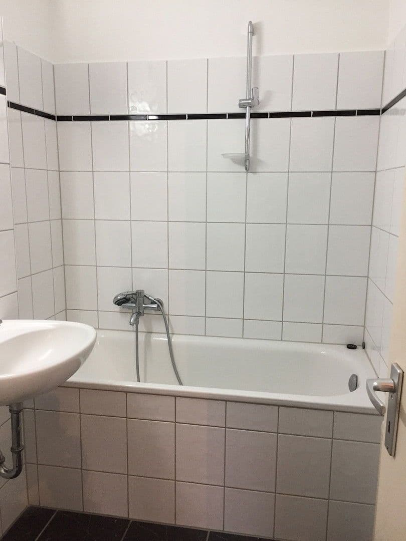 Prenájom bytu 2-izbový 63 m², Rheinstr. 16, Krefeld, Severné Porýnie - Westfálsko Prenájom bytu 2-izbový 63 m², Rheinstr. 16, Krefeld, Severné Porýnie - Westfálsko