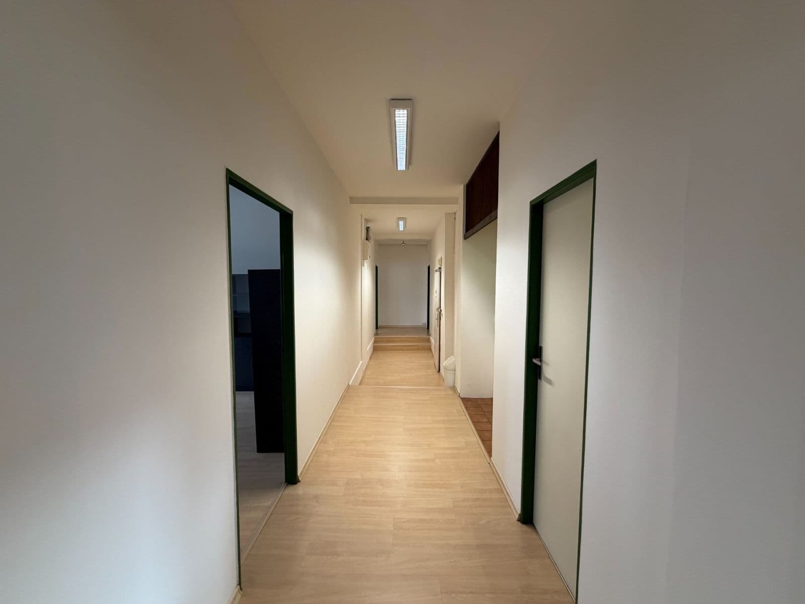 Prenájom nebytového priestoru 133 m², Dubečská, Praha, Praha Prenájom nebytového priestoru 133 m², Dubečská, Praha, Praha