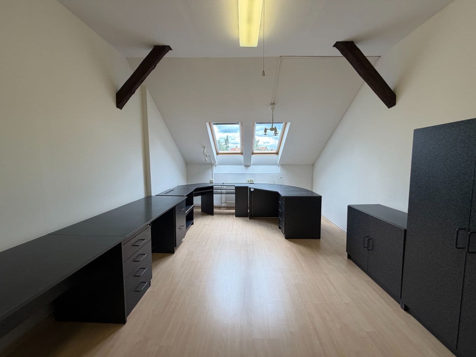 Prenájom nebytového priestoru 133 m², Dubečská, Praha, Praha Prenájom nebytového priestoru 133 m², Dubečská, Praha, Praha