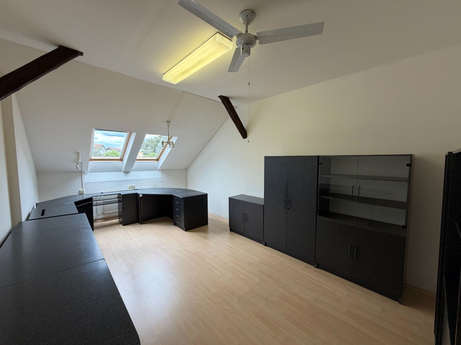 Prenájom nebytového priestoru 133 m², Dubečská, Praha, Praha Prenájom nebytového priestoru 133 m², Dubečská, Praha, Praha