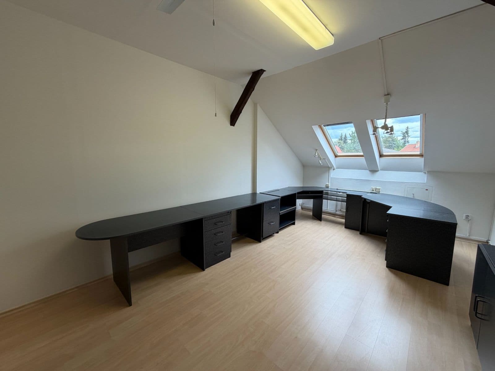 Prenájom nebytového priestoru 133 m², Dubečská, Praha, Praha Prenájom nebytového priestoru 133 m², Dubečská, Praha, Praha