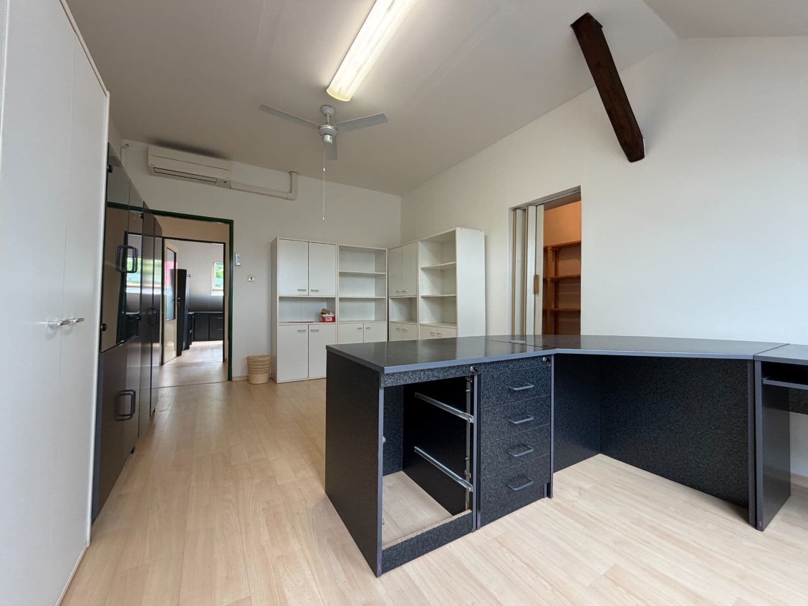 Prenájom nebytového priestoru 133 m², Dubečská, Praha, Praha Prenájom nebytového priestoru 133 m², Dubečská, Praha, Praha