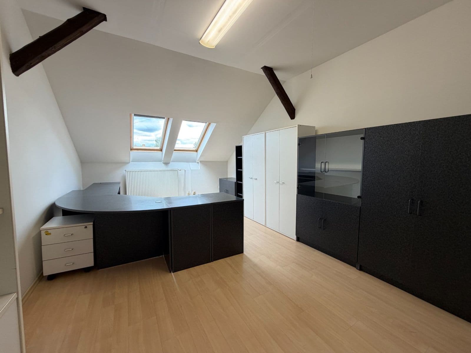 Prenájom nebytového priestoru 133 m², Dubečská, Praha, Praha Prenájom nebytového priestoru 133 m², Dubečská, Praha, Praha