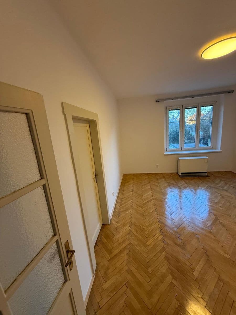 Prenájom bytu 2-izbový 73 m², Polní, Praha, Praha Prenájom bytu 2-izbový 73 m², Polní, Praha, Praha