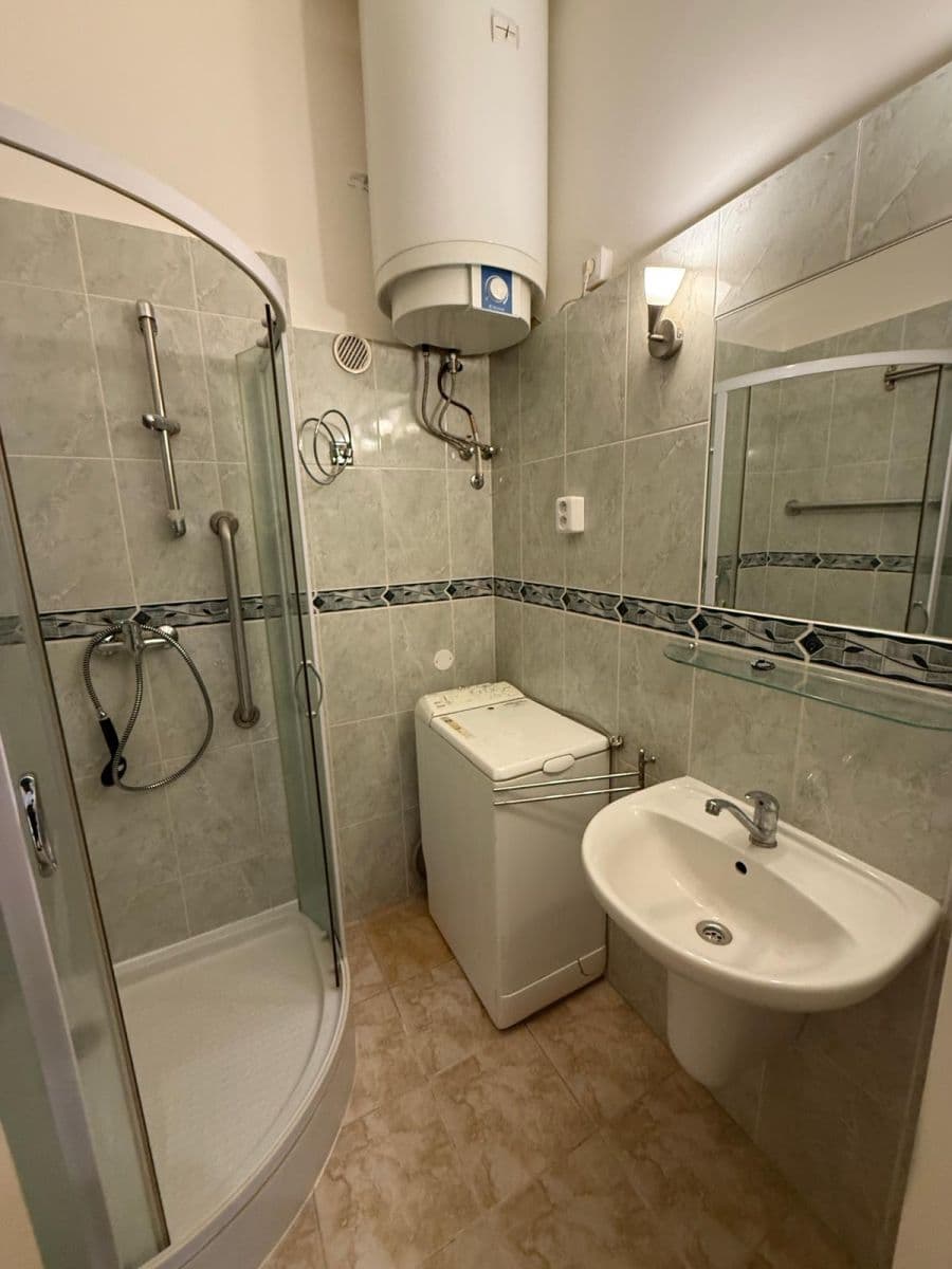 Prenájom bytu 2-izbový 73 m², Polní, Praha, Praha Prenájom bytu 2-izbový 73 m², Polní, Praha, Praha