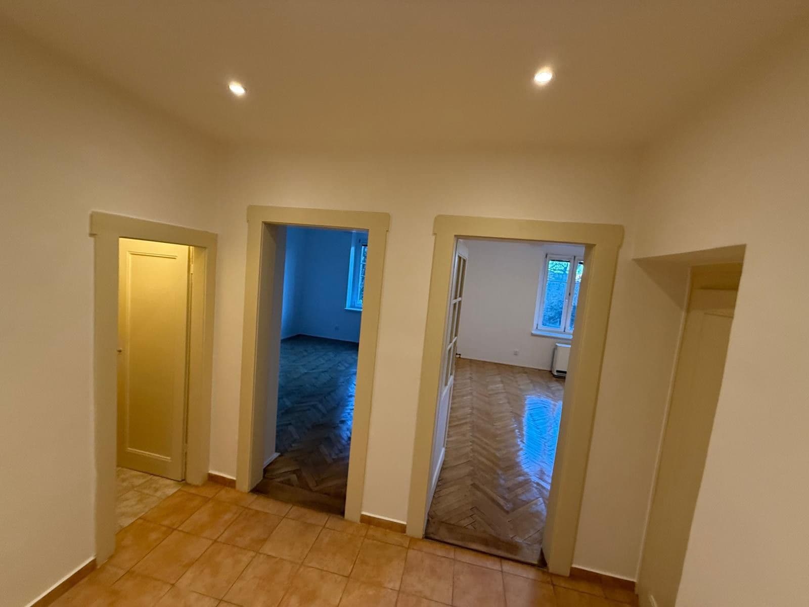 Prenájom bytu 2-izbový 73 m², Polní, Praha, Praha Prenájom bytu 2-izbový 73 m², Polní, Praha, Praha