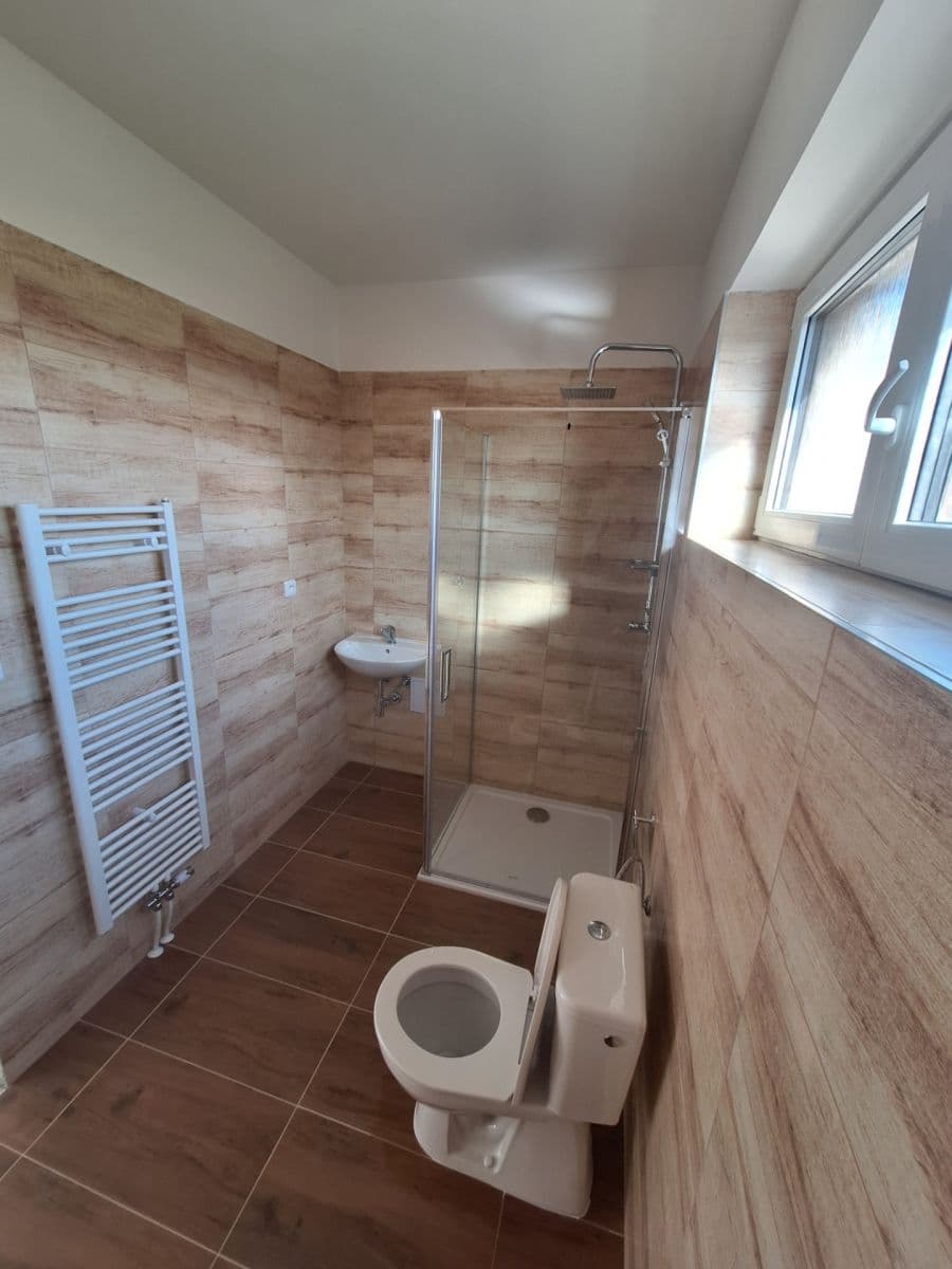 Prenájom bytu 2-izbový 50 m², Za Humny, Chyňava, Středočeský kraj Prenájom bytu 2-izbový 50 m², Za Humny, Chyňava, Středočeský kraj