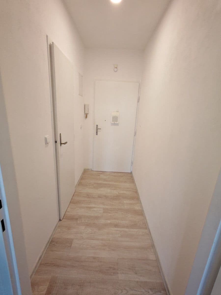 Prenájom bytu Garsoniéra 25 m², Kralická, Praha, Praha Prenájom bytu Garsoniéra 25 m², Kralická, Praha, Praha