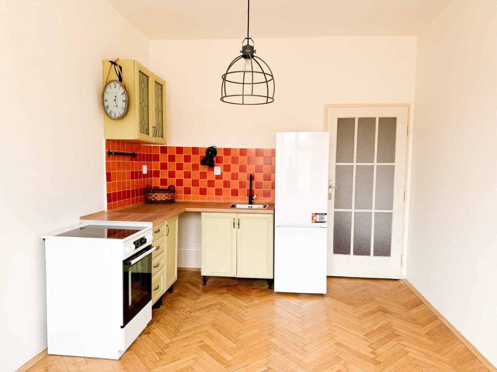 Prenájom bytu 2-izbový 36 m², Nádražní, Praha, Praha Prenájom bytu 2-izbový 36 m², Nádražní, Praha, Praha