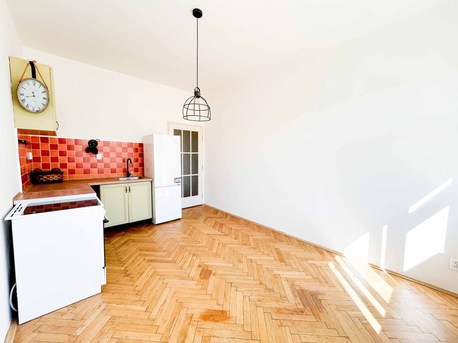 Prenájom bytu 2-izbový 36 m², Nádražní, Praha, Praha Prenájom bytu 2-izbový 36 m², Nádražní, Praha, Praha