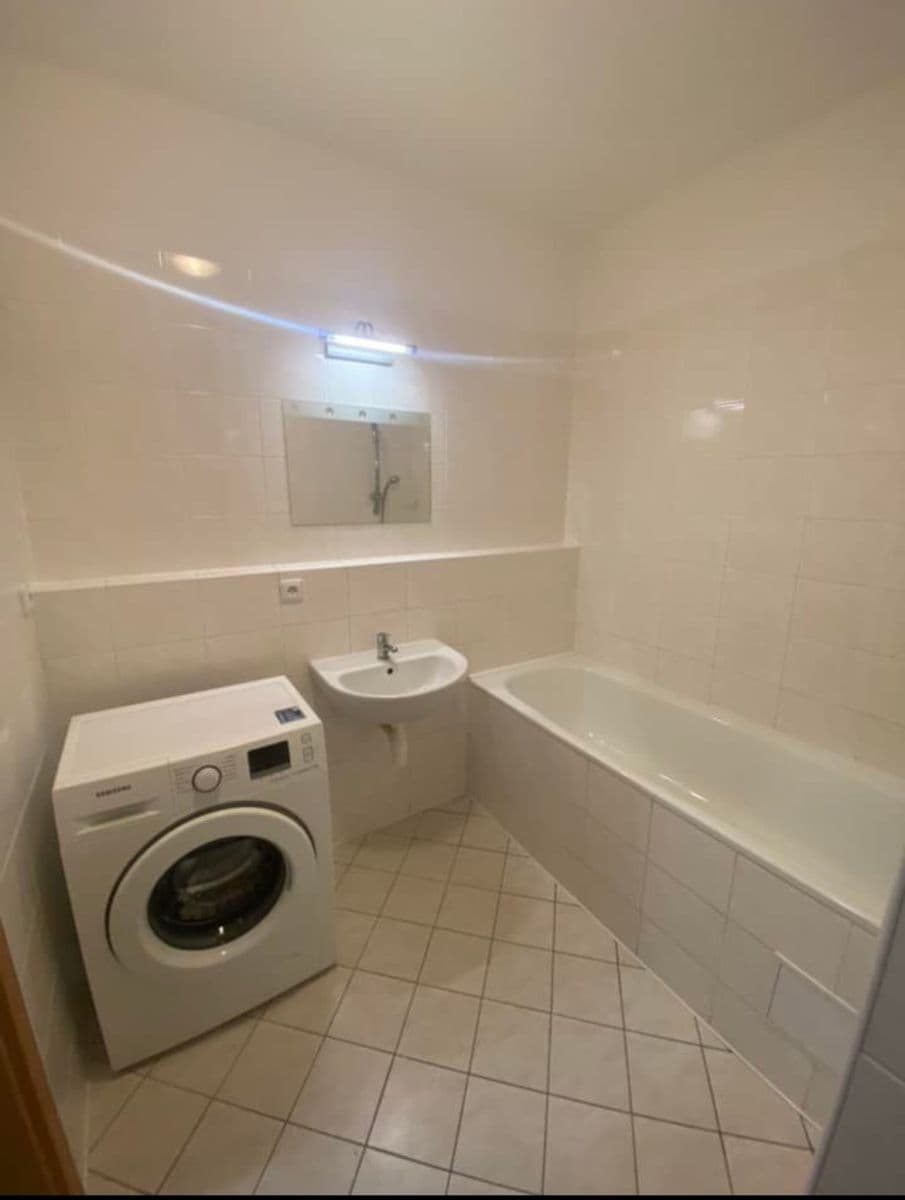 Prenájom bytu 1-izbový 50 m², Hedvábná, Liberec, Liberecký kraj Prenájom bytu 1-izbový 50 m², Hedvábná, Liberec, Liberecký kraj