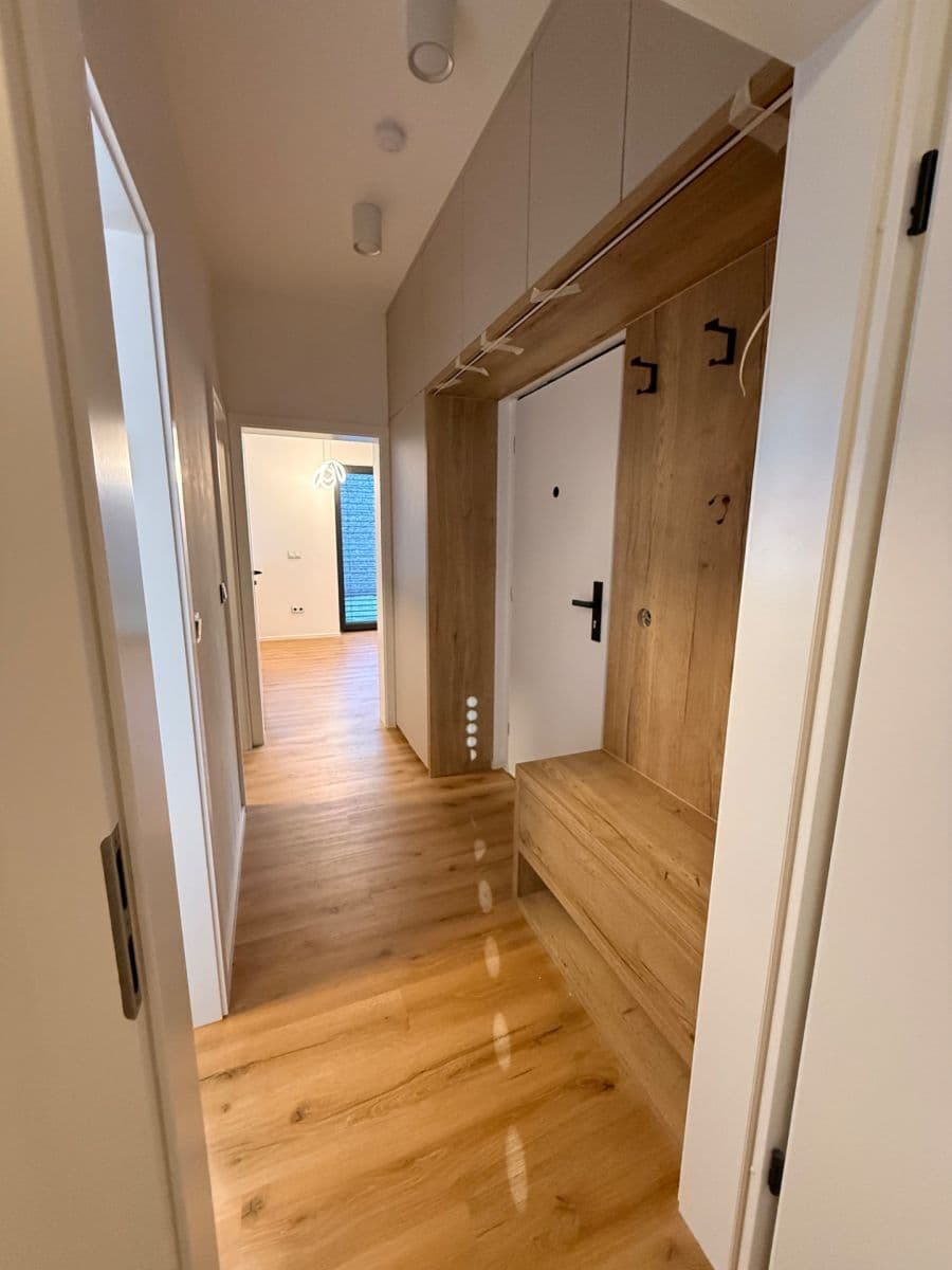 Prenájom bytu 2-izbový 63 m², Koněvova, Mladá Boleslav, Středočeský kraj Prenájom bytu 2-izbový 63 m², Koněvova, Mladá Boleslav, Středočeský kraj