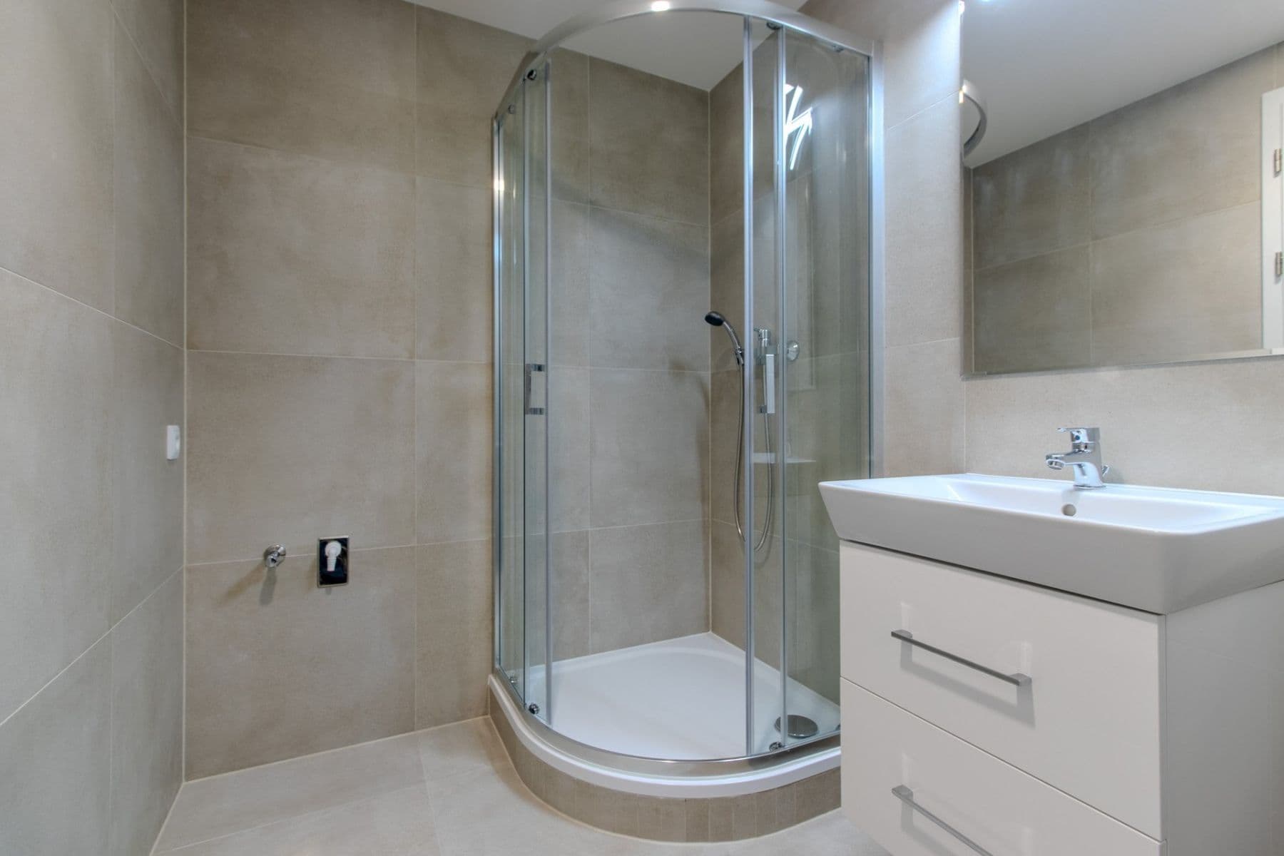 Prenájom bytu 1-izbový 32 m², Poděbradská, Praha, Praha Prenájom bytu 1-izbový 32 m², Poděbradská, Praha, Praha