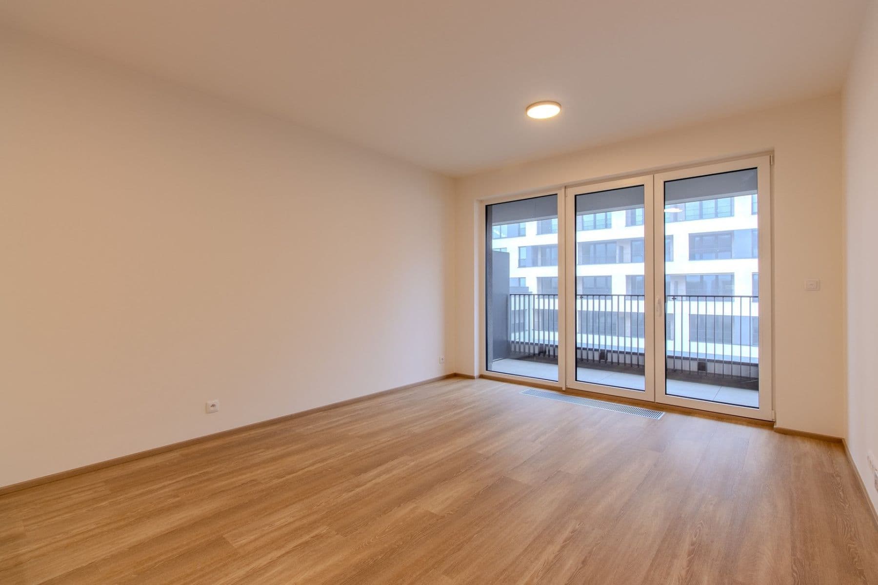 Prenájom bytu 1-izbový 32 m², Poděbradská, Praha, Praha Prenájom bytu 1-izbový 32 m², Poděbradská, Praha, Praha