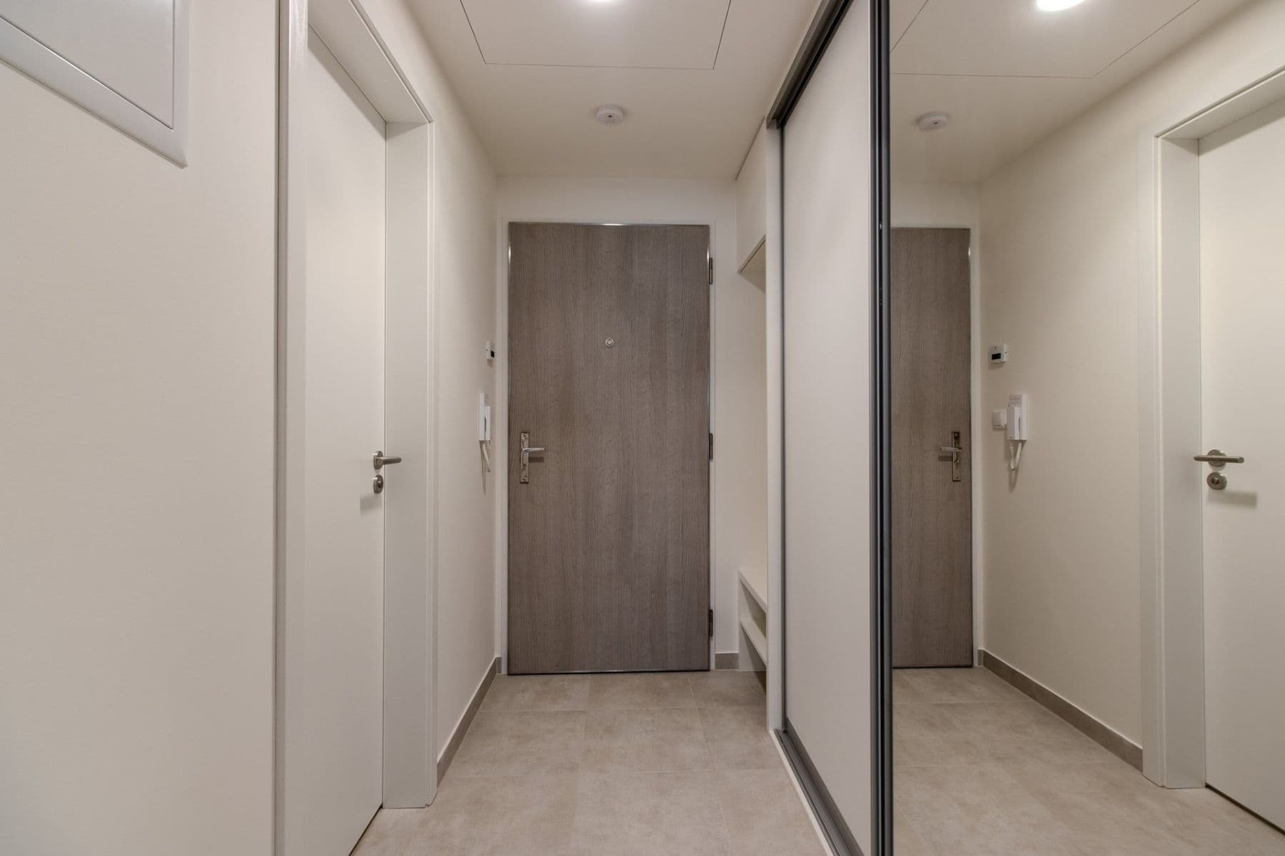 Prenájom bytu 1-izbový 32 m², Poděbradská, Praha, Praha Prenájom bytu 1-izbový 32 m², Poděbradská, Praha, Praha