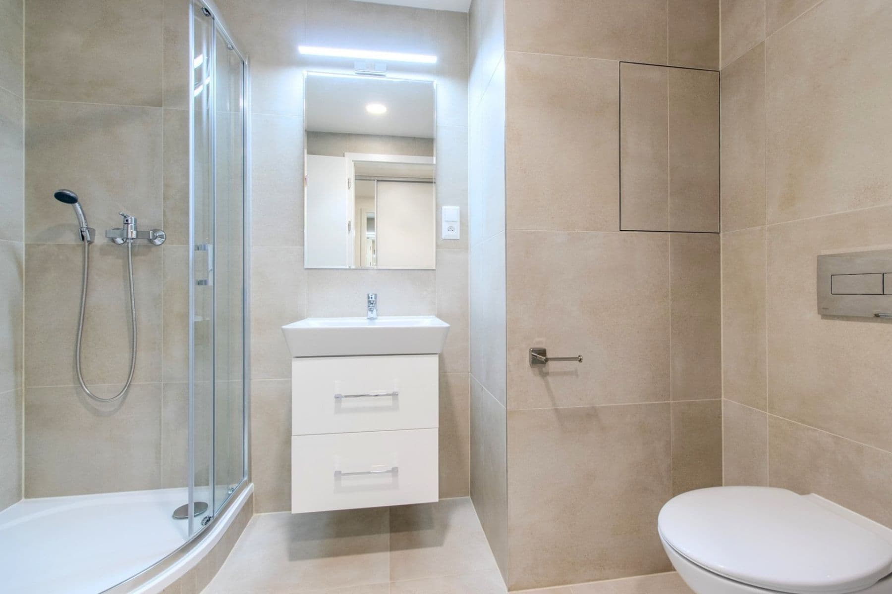 Prenájom bytu 1-izbový 32 m², Poděbradská, Praha, Praha Prenájom bytu 1-izbový 32 m², Poděbradská, Praha, Praha