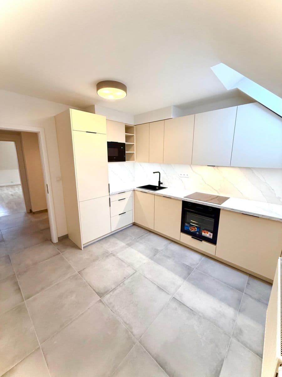 Predaj bytu 3-izbový 84 m², Lublaňská, Praha, Praha Predaj bytu 3-izbový 84 m², Lublaňská, Praha, Praha