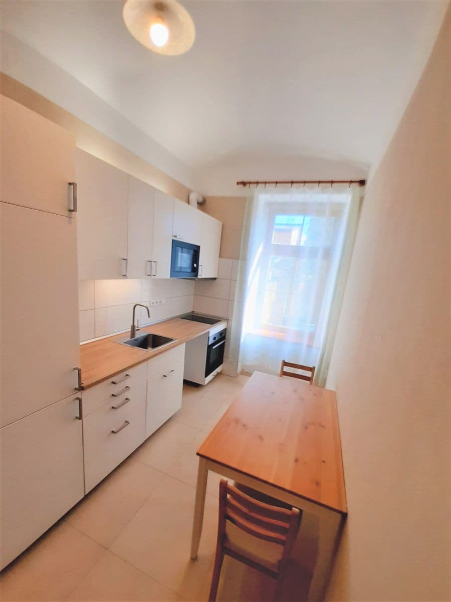 Prenájom bytu 1-izbový 32 m², Budějovická, Tábor, Jihočeský kraj Prenájom bytu 1-izbový 32 m², Budějovická, Tábor, Jihočeský kraj