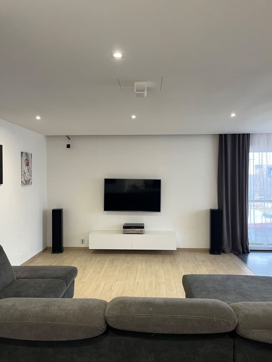 Predaj domu 229 m², pozemek 910 m², Komárovce, Košický kraj Predaj domu 229 m², pozemek 910 m², Komárovce, Košický kraj